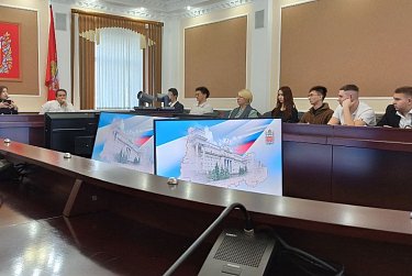 Студенты ОГУ – на экскурсии в областном парламенте